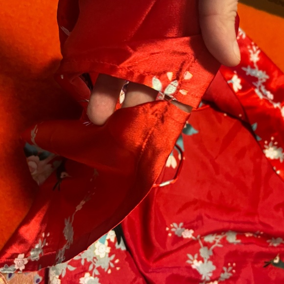 Red with birds and flowers shiny satin kimono like robe NWOT - Picture 11 of 12